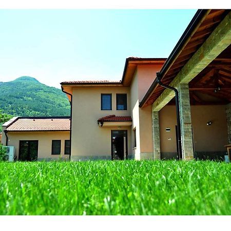 Yustina Villas Guest House المظهر الخارجي الصورة