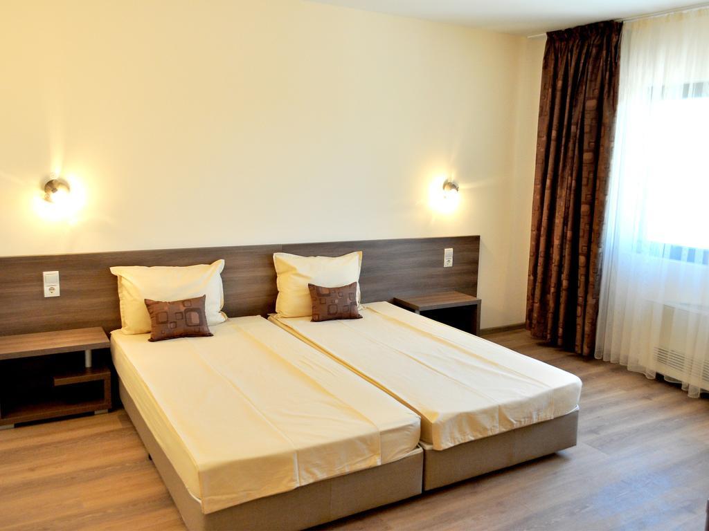 Yustina Villas Guest House الغرفة الصورة