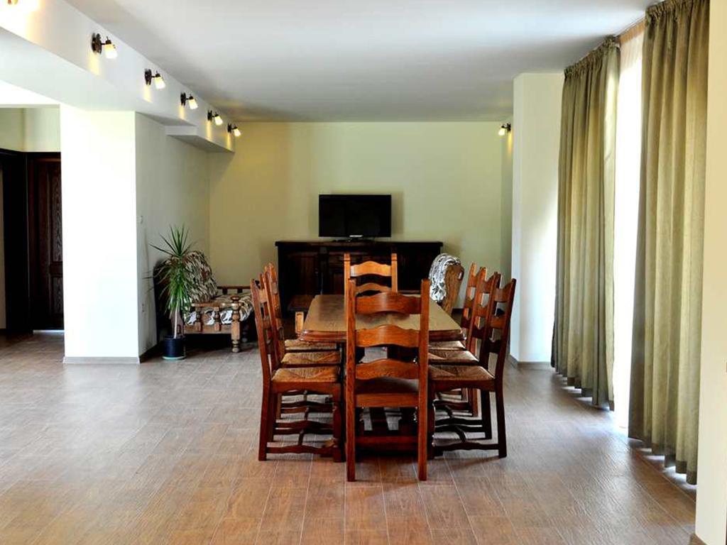 Yustina Villas Guest House المظهر الخارجي الصورة
